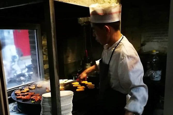3-hour Morning/Afternoon Tea Tasting on Maliandao Street & Dimsum - Lunch is classic steamed dimsum, including dishes you might not expect