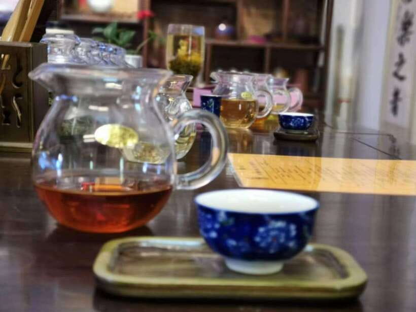 4-Hour Shanghai Best Garden and Temple Tour with Tea Tasting - Yu Garden’s 500-year-old layout: where the walking actually makes sense