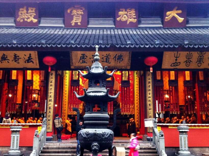 4-Hour Shanghai Best Garden and Temple Tour with Tea Tasting - Tea ceremony and tasting: learning how locals enjoy it