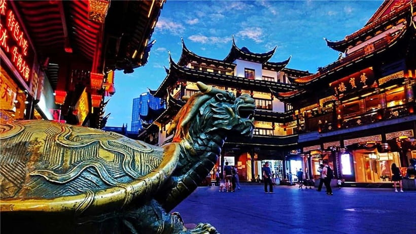 4-Hour Shanghai Best Garden and Temple Tour with Tea Tasting - Old Town Bazaar: Qing-style streets and market energy without getting lost