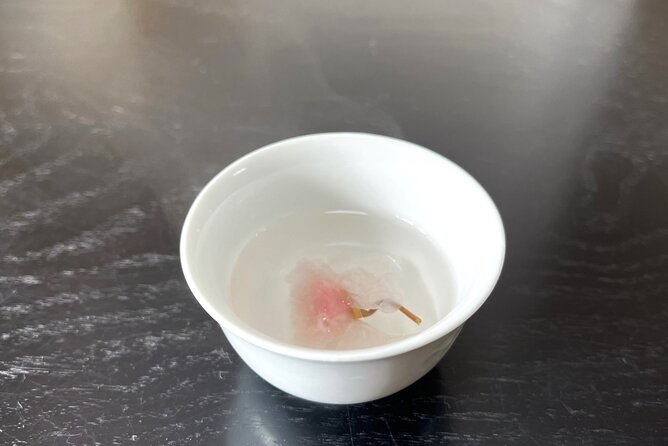 A 90 min. Tea ceremony Workshop In The Authentic Tea Room - Matcha Tasting + Dry and Wet Sweets