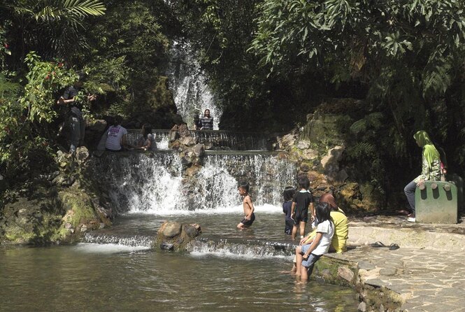 Active Volcano, Rice Field, Hot Spring, Fruit market, Tea Plantation with Lunch - Why Tangkuban Perahu and Ciater work so well