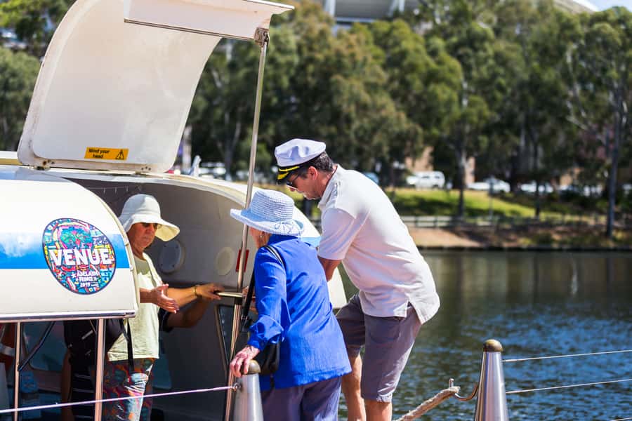 Adelaide: River Torrens Popeye Devonshire Tea Cruise - The Adelaide Zoo option: how to decide whether to get off