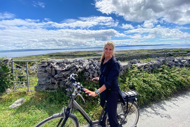 Aran Islands Bike Tour with Tea and Scones from Galway - Free time on Inisheer: pub time and Aran sweater shopping