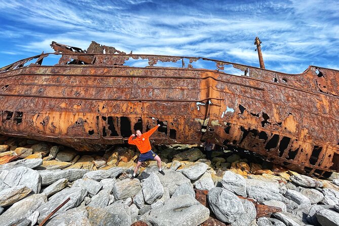 Aran Islands Bike Tour with Tea and Scones from Galway - Inisheer by bike: the 2-hour guided route that actually hits the big sights