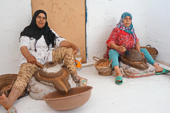 Argan Forest, tea time at a Berbers family & Visit of an Argan cooperative. - The village marabout: a 16th-century thread through everyday life