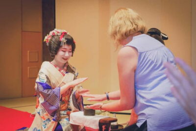 Asakusa: Geisha Performance and Tea House Experience - Meet Geiko Chizuru and Maiko Tamaaki: The Part Where Questions Matter