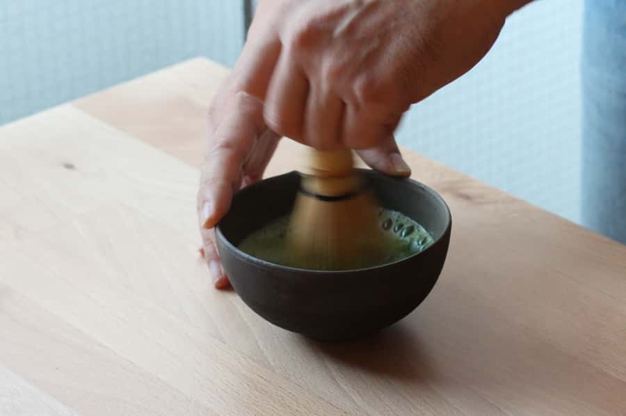 Authentic Japanese tea tasting: sencha, matcha and gyokuro - Downtown Tokyo tea tasting, but in an apartment