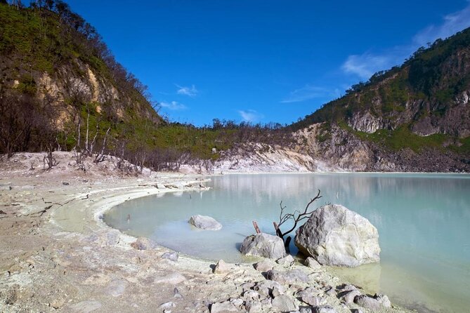 Bandung Tour Volcano, Hotsprings, Mud, Tea, Lunch all Included - Key highlights you’ll actually feel