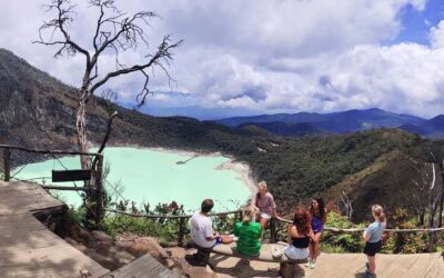 Bandung: White Crater, Scenic Tea Plantations & Hot Spring - Kawah Putih: the turquoise crater that makes people stop talking