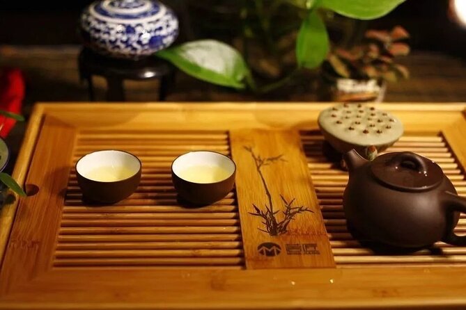 Beijing Tai Chi and Tea Ceremony Experience - The 1-hour Tai Chi with Eric: relaxation, basic forms, and self-massage