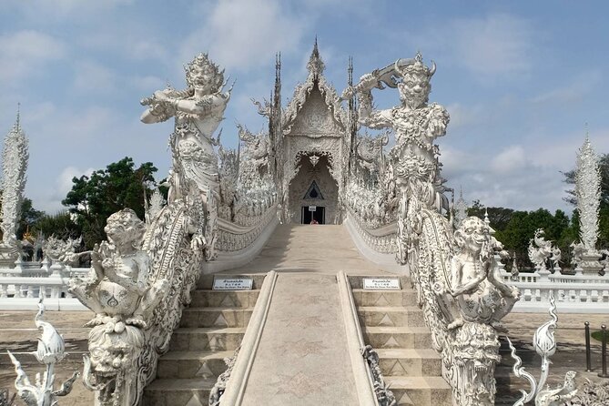 Best Places in Chiang Rai White, Blue, Big Buddha, Tea Plantation - Pickup From Chiang Mai: Comfort, Timing, and Small-Group Reality