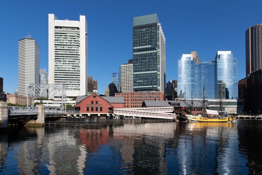 Boston: Boston Tea Party Ships and Museum Interactive Tour - Replica ships: seeing two tea party ships up close