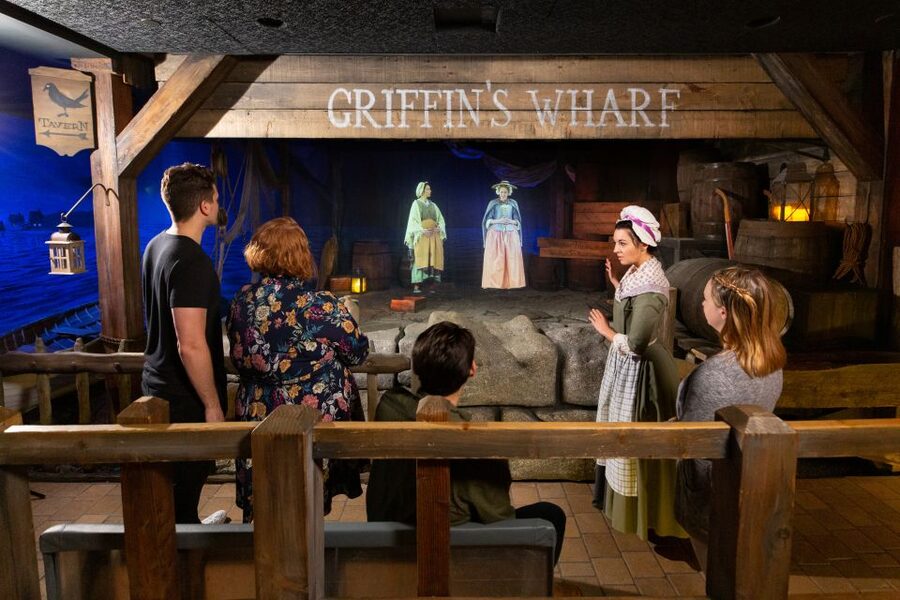 Boston: Boston Tea Party Ships and Museum Interactive Tour - The wraparound theater: battle storytelling at full scale