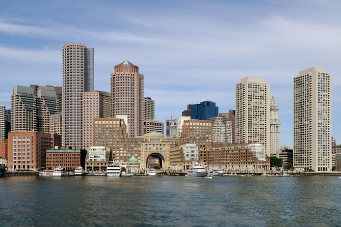 Boston Harborwalk & Tea Party Self-Guided Walking Audio Tour - The Harborwalk stretch: why you get both variety and focus