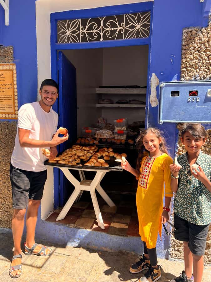 Chefchaouen: Hidden Gems Guided Tour with Mint Tea - Market and Swika: shopping time that doesn’t feel like a trap