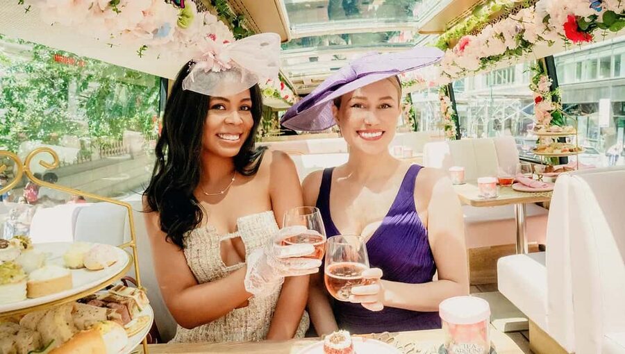 Chicago: Tea Around Town With Curated Teas & Iconic Sights - A moving tea room above Chicago’s biggest landmarks