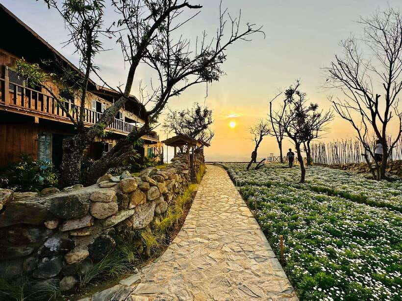 Da Lat: Sunrise Panorama, Green Tea Hill and Strawberry Farm - Sunrise at Cau Dat Panorama: the payoff for waking up early