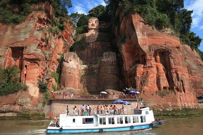 Day tour Chengdu Panda Base Leshan Giant Buddha with local Lunch - Group size and comfort: small enough to feel organized