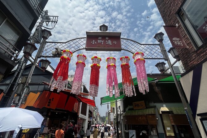 Day Trip to Kamakura & Enoshima: Shrines, Seaside, Temples & Tea - The middle of the day: how the guided route prevents the usual Kamakura chaos