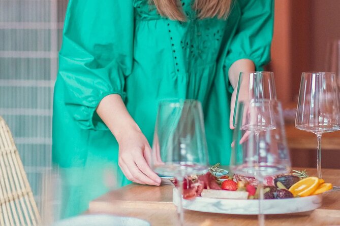 Delightful Scottish Afternoon Tea Experience in Edinburgh - Where you meet in Edinburgh (and why location matters)