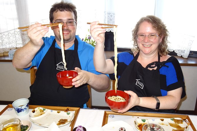 Experience all of Japanese culture and Japanese food experience classes "origami, udon, Japanese food, green tea, calligraphy" in 4 hours - Origami First: Folding a Crane Sets the Tone