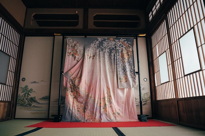 Experience Japanese calligraphy & tea ceremony at a traditional house in Nagoya - Hosts and atmosphere: where the warmth makes learning easier