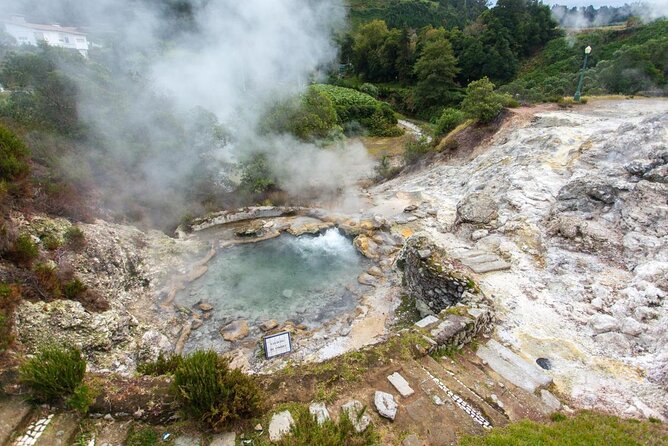 Furnas Volcano, Lake, Geysers, Tea Plantation and Terra Nostra - Key highlights at a glance