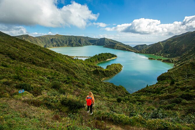 Furnas Volcano, Lake, Geysers, Tea Plantation and Terra Nostra - Pico do Ferro: a quick viewpoint stop that pays off
