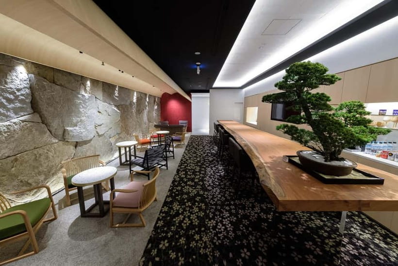 Ginza Tokyo: Easy Matcha (Green Tea) Experience - Where to meet in Ginza: Japan Premium Lounge Cafe (easy to find)