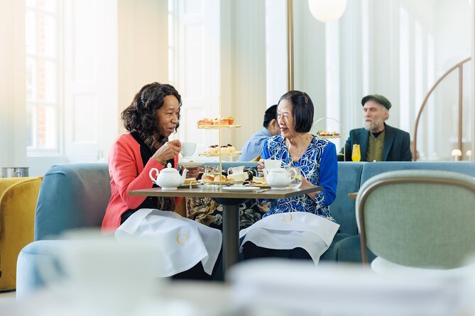 Guided Kensington Palace Tour, Royal Guard Change & Afternoon Tea - Kensington Palace with audio guide: go at your pace in the rooms