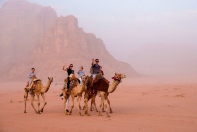 Half day Jeep Tour in Wadi Rum incl. water and Bedouin tea - How the timing feels: 8:00 AM to 6:00 PM and a real 4-hour plan
