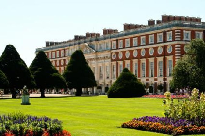 Hampton Court Guided Tour. Full day Access & High Tea - Key highlights worth planning around