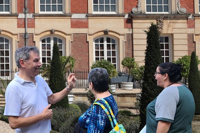 Hampton Court Guided Tour. Full day Access & High Tea - Afternoon tea: scones, sandwiches, and a proper ritual (about 1.5 hours)
