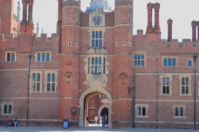 Hampton Court Guided Tour. Full day Access & High Tea - Price and value: what $212.12 gets you
