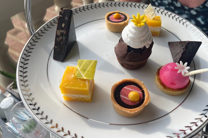 Highlights Colombo Day Tour With Afternoon HIGH TEA In Galle Face Hotel - The Red Mosque in Pettah: photo-worthy details, and a heads-up on access