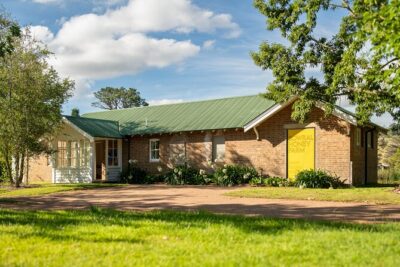 Honey Farm Tour. Morning Tea. Guided Tasting - Getting ready at Bowral Honey Farm: meeting point and what you’ll do first