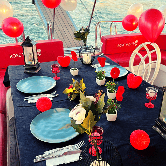 İstanbul: Bosphorus Private Yacht Cruise with Tea and Coffee - The Sights: Bosphorus Bridge, Ortaköy Mosque, Palaces, and Forts