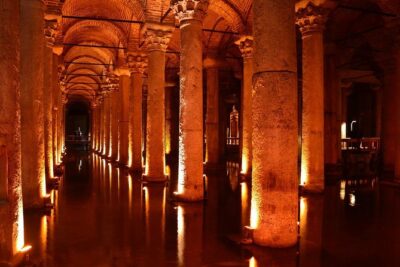 Istanbul Highlights: Guided Tour with Turkish Tea or Coffee - Meeting at Pudding Shop Lale Restaurant and Getting Your Bearings