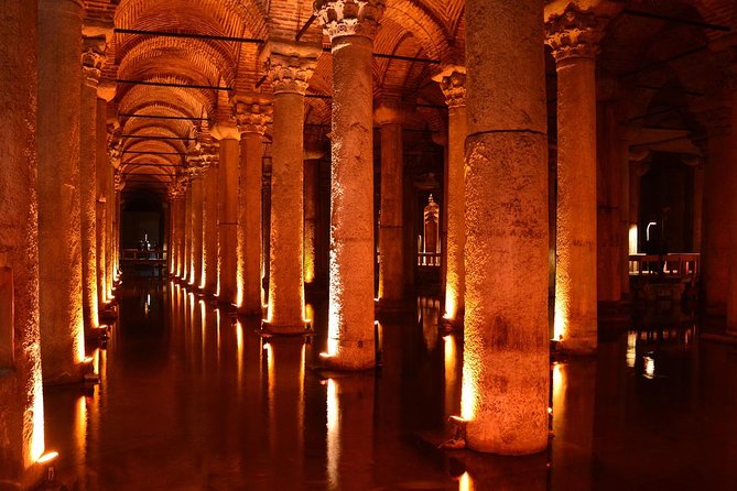 Istanbul Highlights: Guided Tour with Turkish Tea or Coffee - Meeting at Pudding Shop Lale Restaurant and Getting Your Bearings
