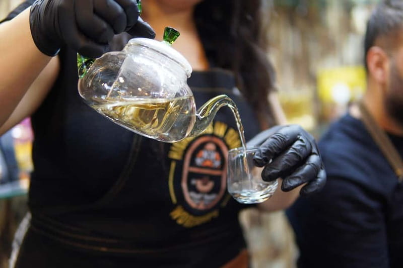 Istanbul: World Teas & Turkish Tea Brewing, Tasting Workshop - Thin-Waisted Glasses: The Reason It’s Not Just Pretty