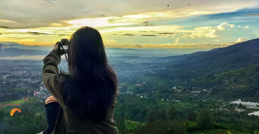 Jakarta: Paragliding on Top Mountain & Tea Plantation - Fly Indonesia session: what “pilot + guide” actually changes