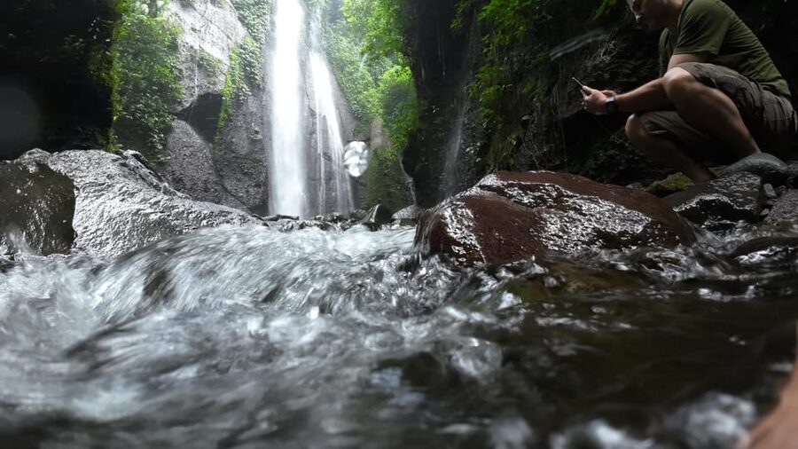 Jakarta: Waterfalls, Volcano, White Crater, Tea, Hot Spring - Tea plantation time: photo-worthy highland views in Java