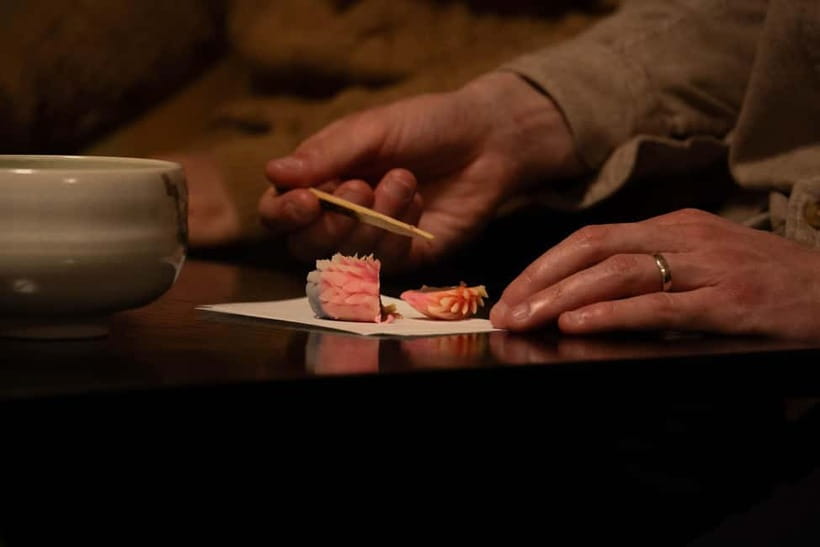 Kanazawa: Kenrokuen Tea Ceremony Experience - Photos Inside the Ceremony Room: How to Capture Without Breaking the Mood
