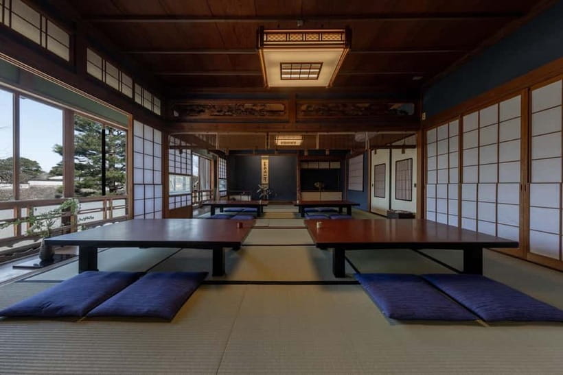 Kanazawa: Tea Ceremony Experience at Kenrokuen - Seasons Through the Window: Cherry Blossoms, Autumn Leaves, Winter Snow
