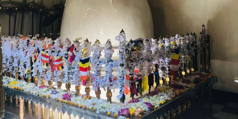 Kandy privet day tour with pinnawala and Tea plantation - Temple of the Tooth and Bahirawakanda: sacred sites with strong presence