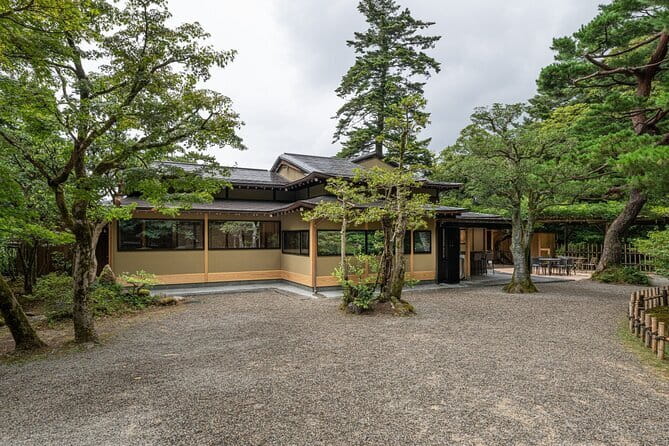 Kenrokuen Tea Ceremony Experience in Kanazawa - Why Kenrokuen Makes This Tea Ceremony Feel Like More Than a Show