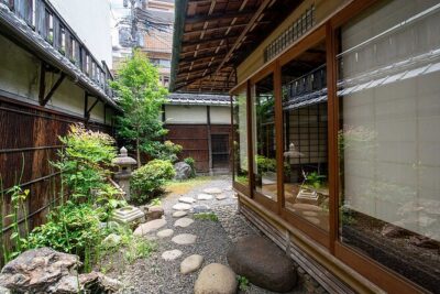 Kimono Tea Ceremony at Kyoto Maikoya, NISHIKI - Tatami Seating: Why the Room Matters More Than the Script