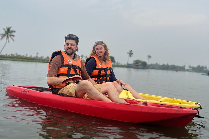 Kochi Kayaking Tour: Sunrise, Sunset & Floating Tea Break - Getting started at Pizhala Bridge (and why the first 10 minutes matter)