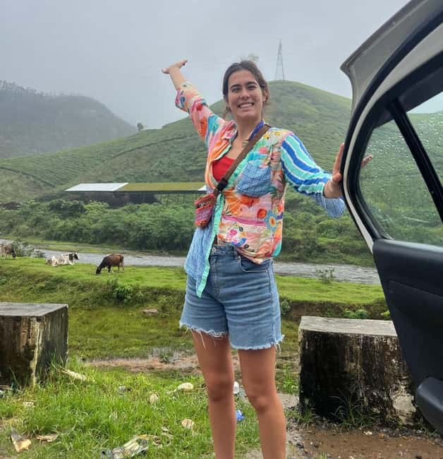 Kochi to Munnar: Eravikulam, lockhart & Waterfalls day tour - Guides, flexibility, and how the day stays on track